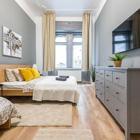 Deluxe Kazincy Apartment In The Heart Of Budapest Exteriör bild