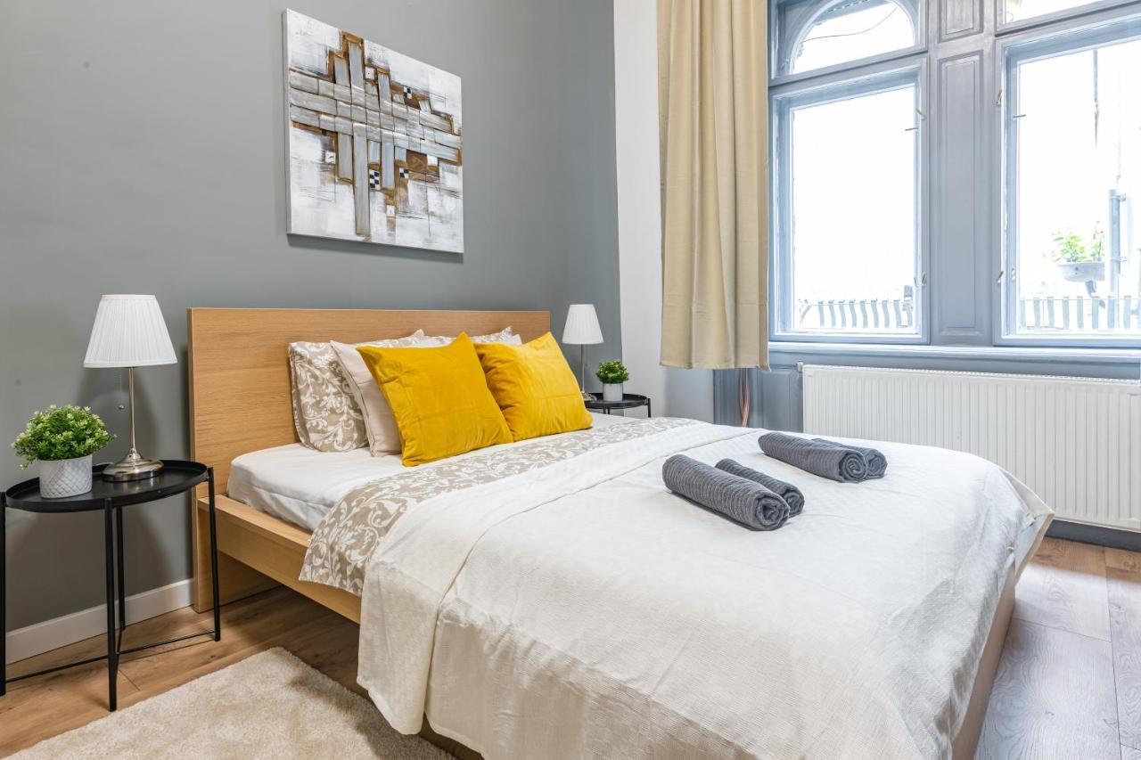 Deluxe Kazincy Apartment In The Heart Of Budapest Exteriör bild