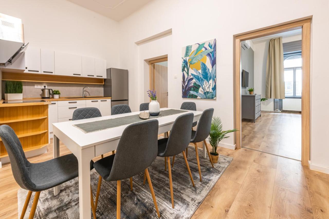 Deluxe Kazincy Apartment In The Heart Of Budapest Exteriör bild