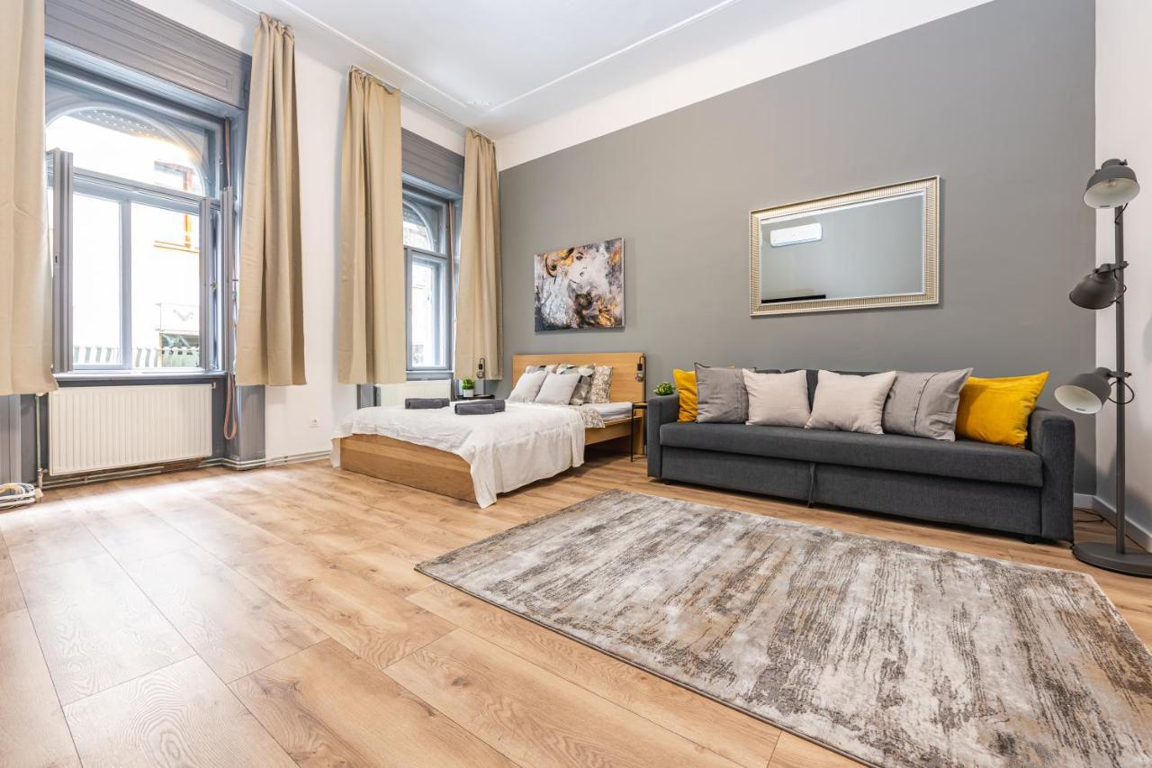 Deluxe Kazincy Apartment In The Heart Of Budapest Exteriör bild