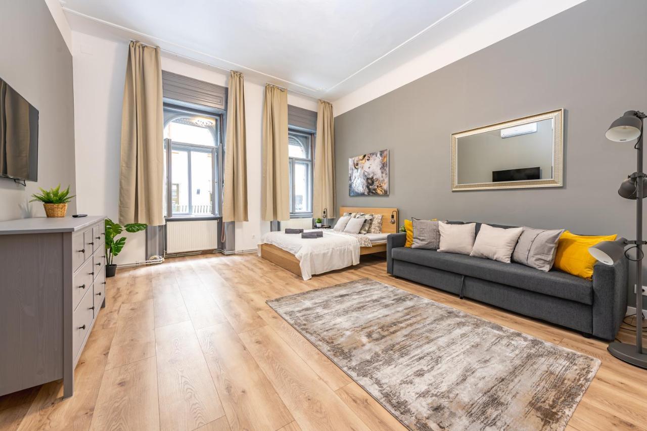 Deluxe Kazincy Apartment In The Heart Of Budapest Exteriör bild