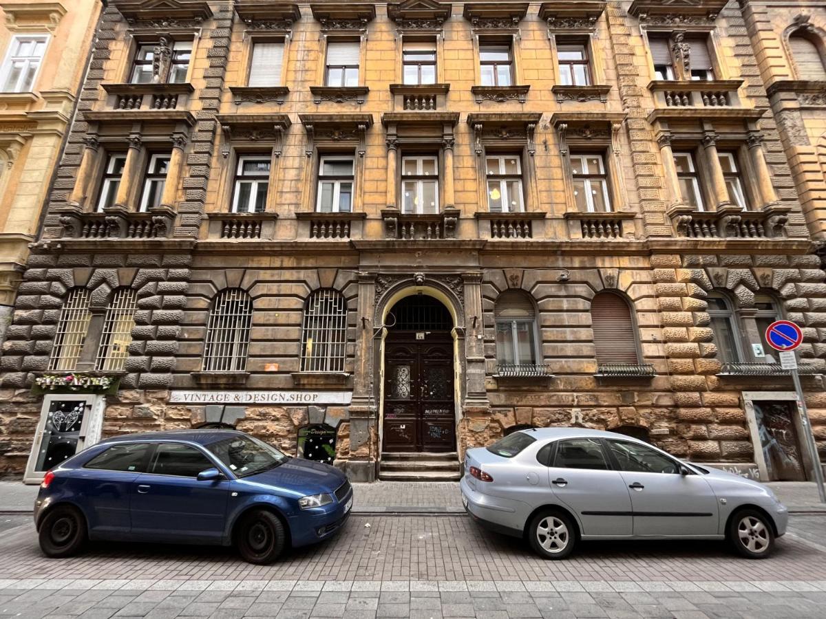 Deluxe Kazincy Apartment In The Heart Of Budapest Exteriör bild